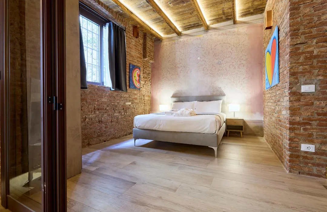 Emme Loft I Red Moon - Chic Design Loft Milan-1