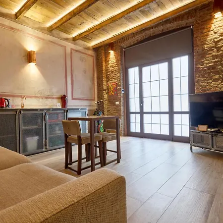 Emme Loft I Red Moon - Chic Design Loft Milan-3