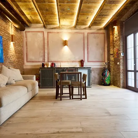 Emme Loft I Red Moon - Chic Design Loft Milan-2